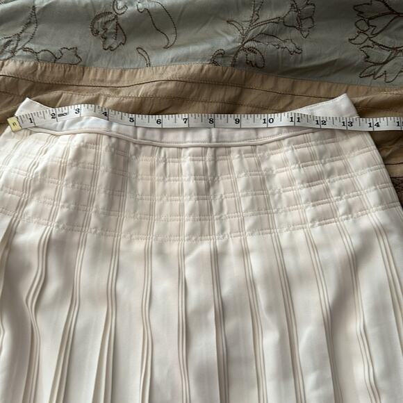 J. Crew | Ivory Stitched Pleated Skirt Size 2 - Picture 6 of 11